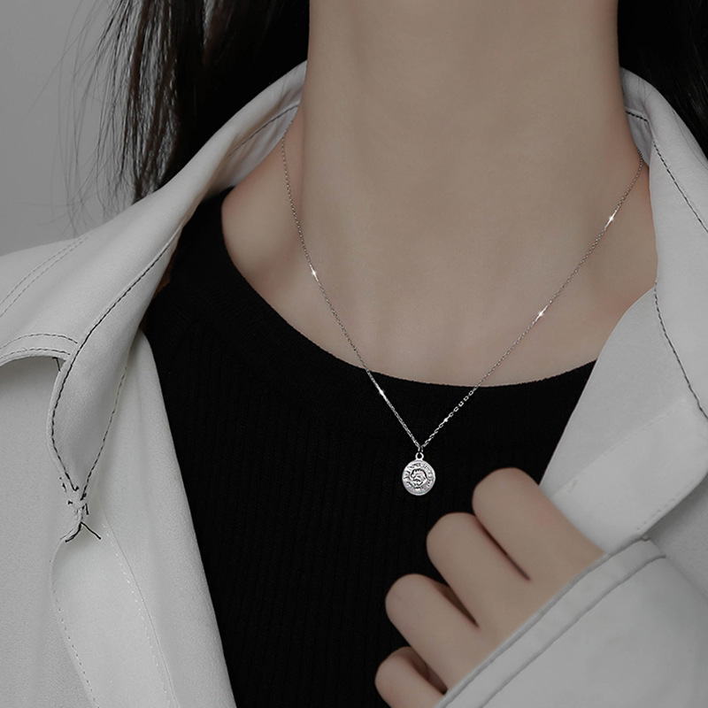 S925 스털링 실버 소재의 동전 펜던트가 달린 목걸이 - Coin Necklace Delicate 리뷰 및 가격