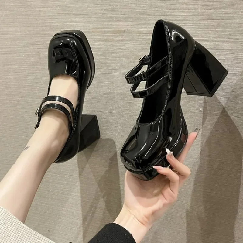 2025년 신상 래커 가죽 여성용 더블 버튼 두꺼운 굽 - Women'S Accessories Trends 2025 리뷰 및 가격